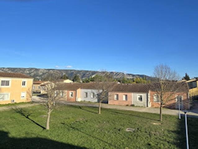 Location Appartement 4 pièces 100 m2 Cheval Blanc