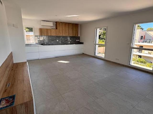 Location Appartement 4 pièces 100 m2 Saint Mandrier sur Mer