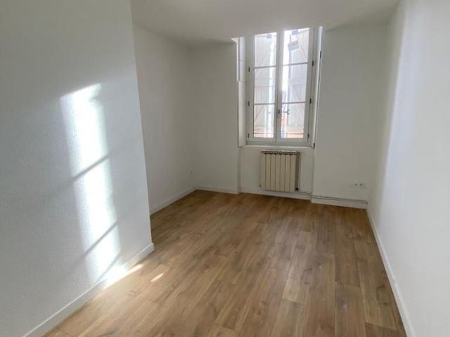 Location Appartement 4 pièces 100m² MONTAUBAN 82000