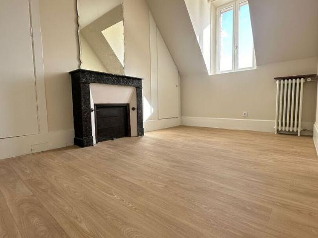 Location Appartement 4 pièces 101m²