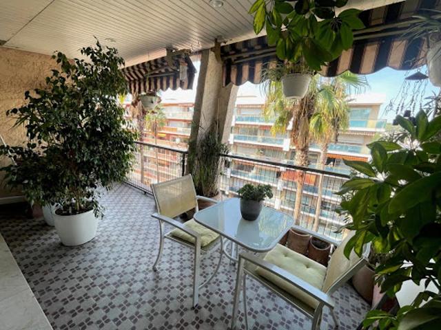 Location Appartement 4 pièces 102 m2 Cagnes sur Mer
