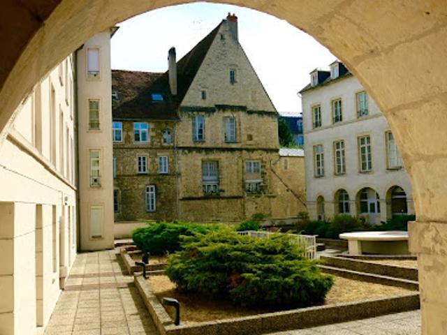 Location Appartement 4 pièces 103 m2 Nevers
