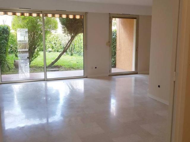 Location Appartement 4 pièces 104m² BRON 69500