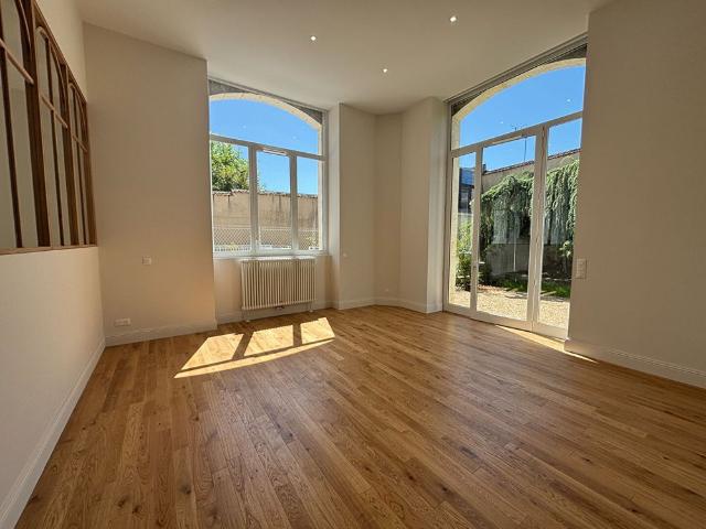 Location Appartement 4 pièces 104m²