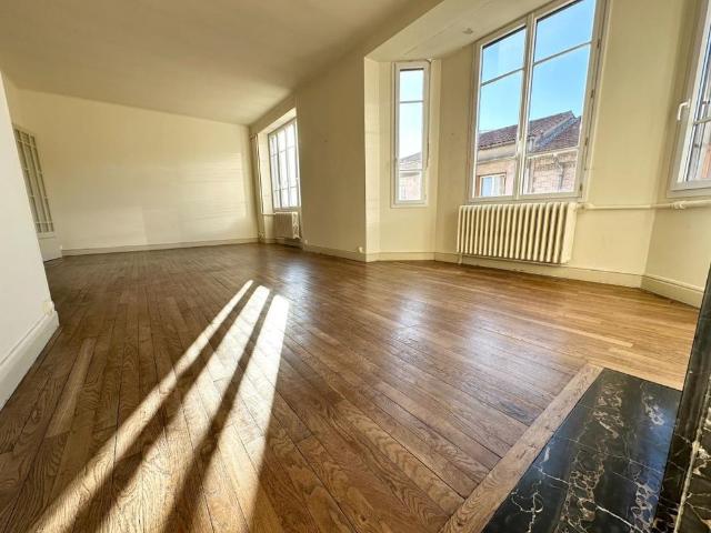 Location Appartement 4 pièces 105m² AVIGNON 84000