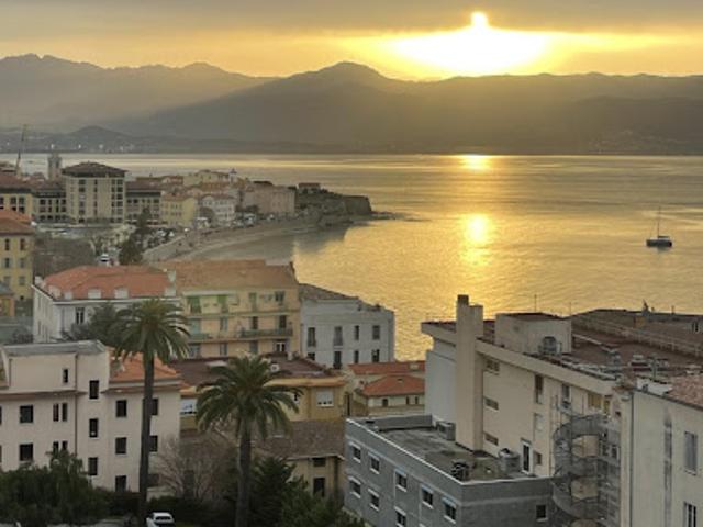 Location Appartement 4 pièces 106 m2 Ajaccio