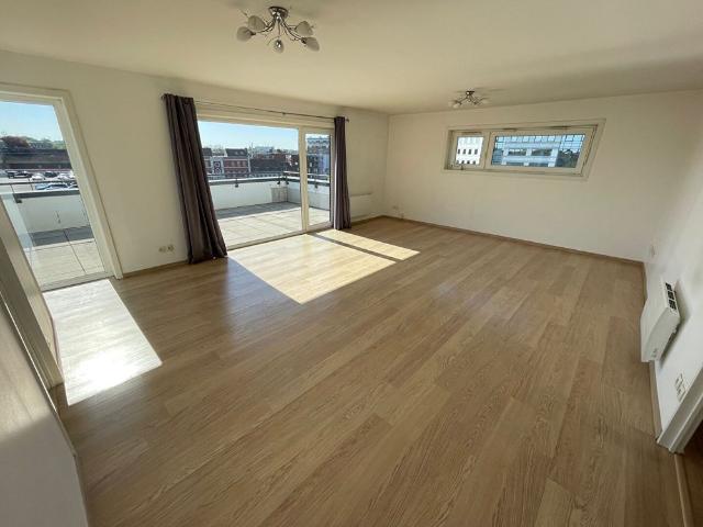 Location Appartement 4 pièces 106m² ROUBAIX 59100