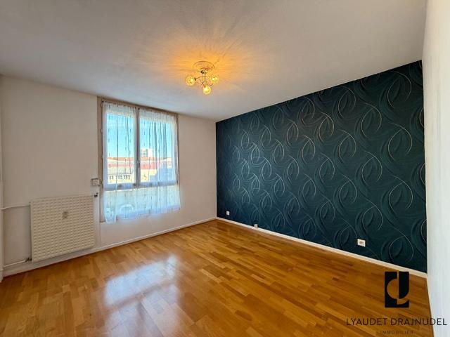 Location Appartement 4 pièces 106m²