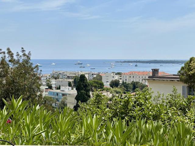 Location Appartement 4 pièces 107.32 m2 Cannes
