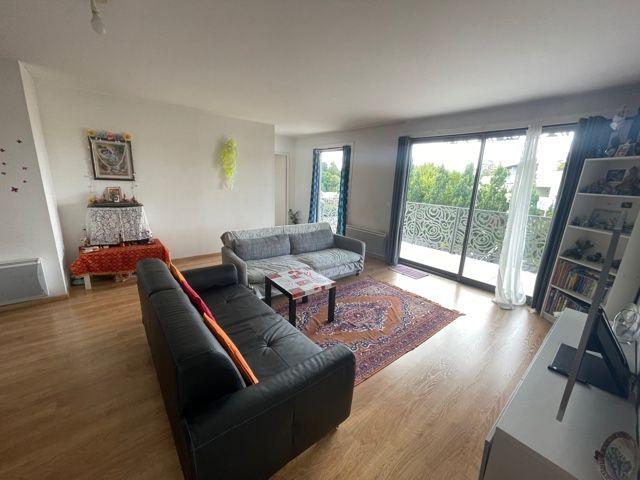 Location Appartement 4 pièces 107m² MARCQ EN BAROEUL 59700