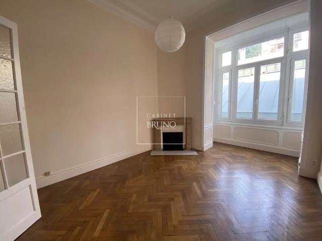 Location Appartement 4 pièces 107m² CANNES 06400