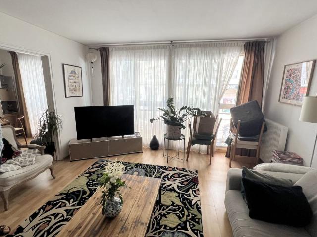 Location Appartement 4 pièces 107m² PARIS 15ème