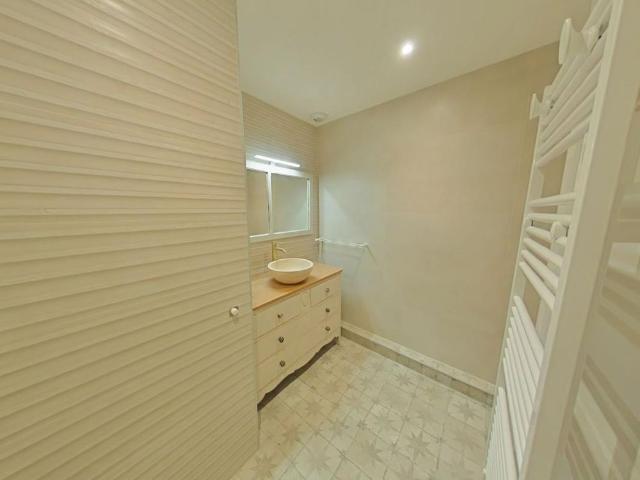 Location Appartement 4 pièces 108m² ROMANS SUR ISERE 26100