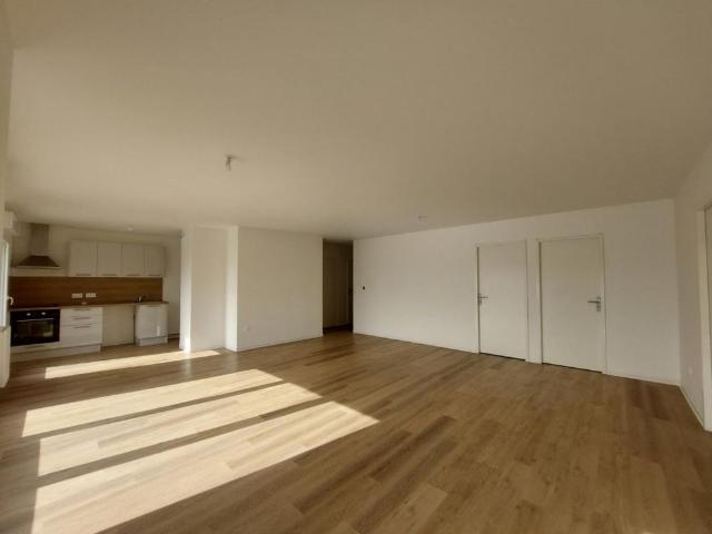 Location Appartement 4 pièces 109m² DEVILLE LES ROUEN 76250