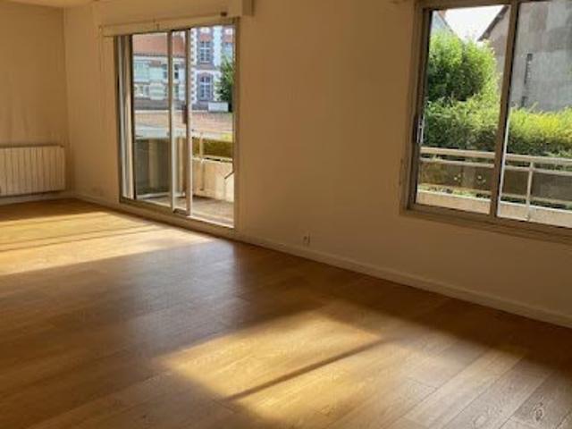 Location Appartement 4 pièces 110 m2 Clermont Ferrand