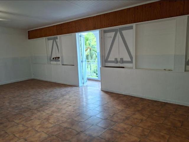 Location Appartement 4 pièces 110 m2 Les abymes