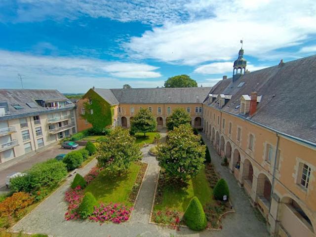 Location Appartement 4 pièces 110 m2 Mamers
