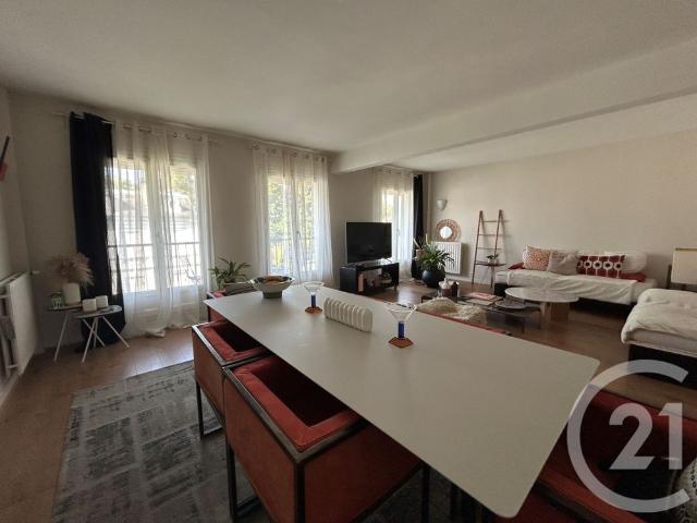 Location Appartement 4 pièces 110m² FONTAINEBLEAU 77300