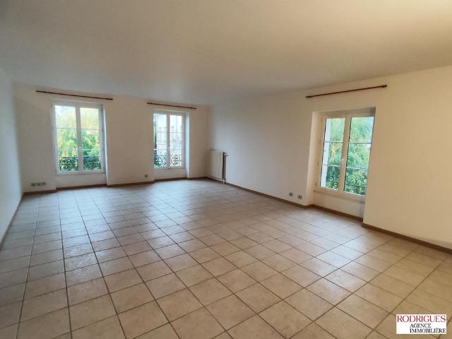 Location Appartement 4 pièces 110m² POITIERS 86000