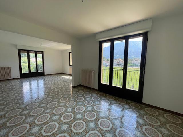 Location Appartement 4 pièces 111 m2 Cluses