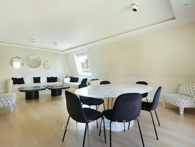 Location Appartement 4 pièces 112.15 m2 Paris 16ème