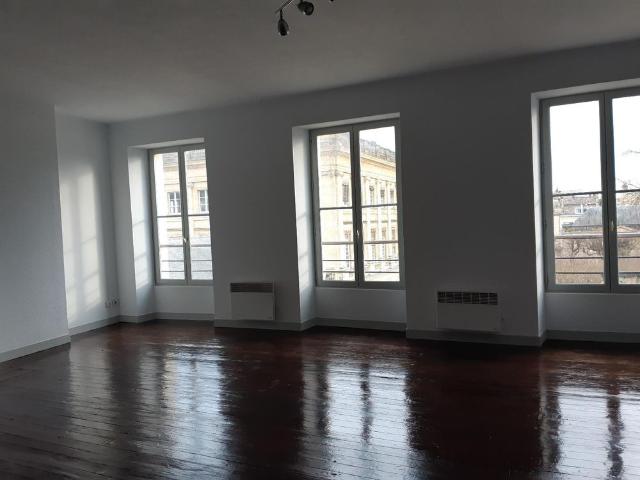 Location Appartement 4 pièces 113m² BORDEAUX 33000