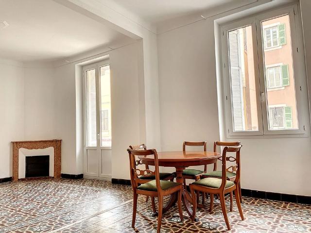 Location Appartement 4 pièces 114m²
