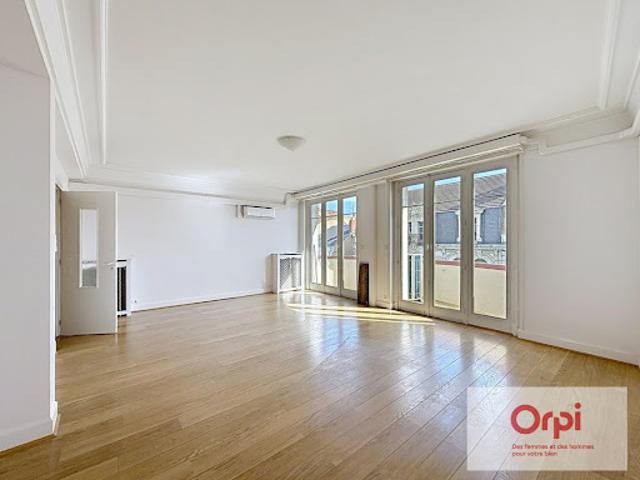 Location Appartement 4 pièces 116.33 m2 Montluçon