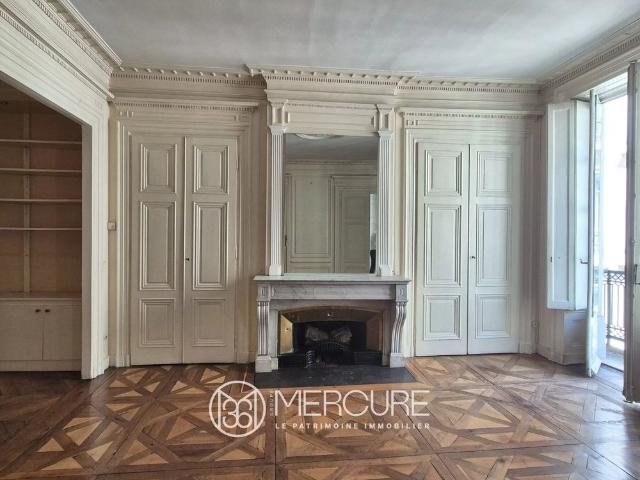 Location Appartement 4 pièces 117m² LYON 2ème