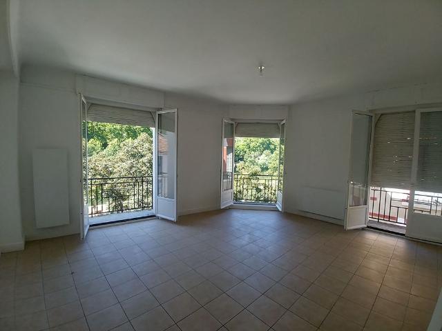 Location Appartement 4 pièces 119m²