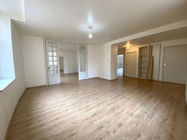 Location appartement 4 pièces, 120.91m², Lunéville