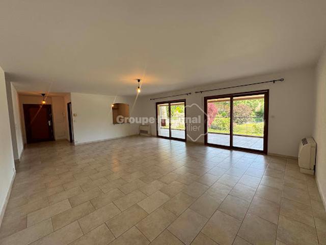 Location Appartement 4 pièces 120 m2 Arles