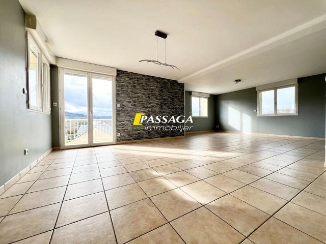 Location Appartement 4 pièces 124m²