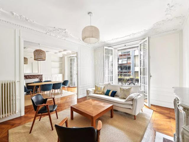 Location Appartement 4 pièces 128.11 m2 Paris 9ème