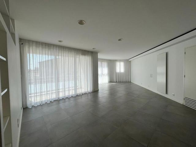 Location Appartement 4 pièces 128m² LA ROCHELLE 17000