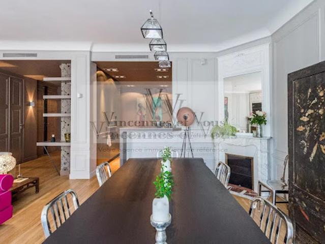 Location Appartement 4 pièces 129.17 m2 Paris 7ème