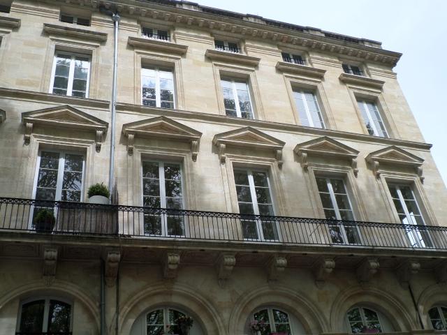 Location Appartement 4 pièces 129m² BORDEAUX 33000