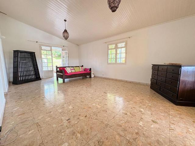 Location appartement 4 pièces, 130.00m², Saint Joseph