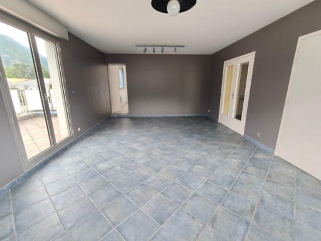 Location Appartement 4 pièces 131 m2 Saint egreve