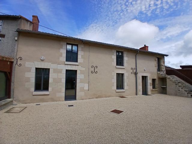 Location appartement 4 pièces, 135.00m², Aubigné sur Layon