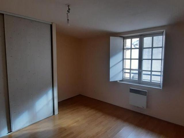Location Appartement 4 pièces 135m² PAMIERS 09100