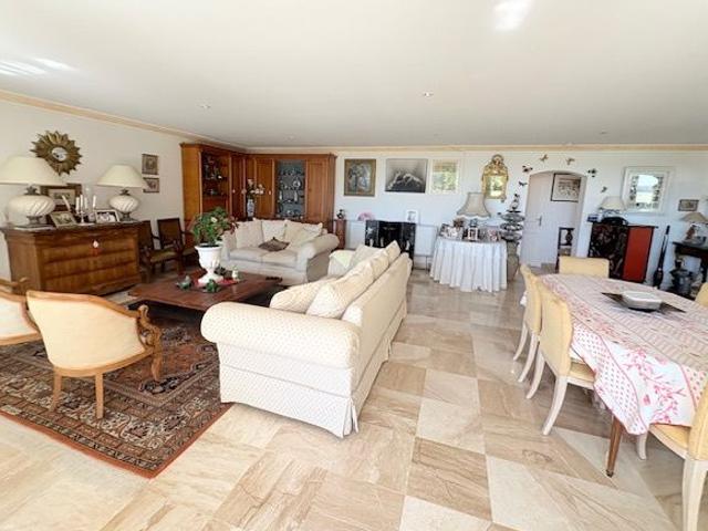 Location Appartement 4 pièces 136m² CANNES 06400