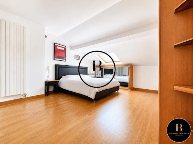 Location Appartement 4 pièces 137.49 m2 Paris 17ème