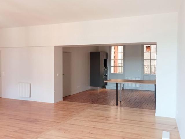 Location Appartement 4 pièces 138m²