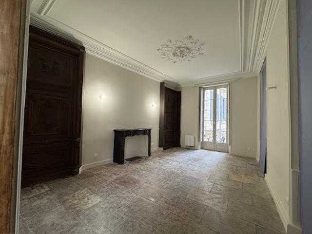 Location Appartement 4 pièces 139.56 m2 Nimes