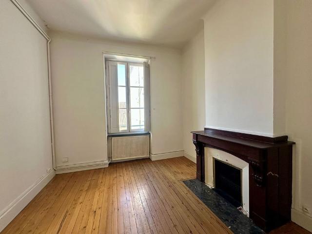 Location appartement 4 pièces, 150.82m², Carcassonne
