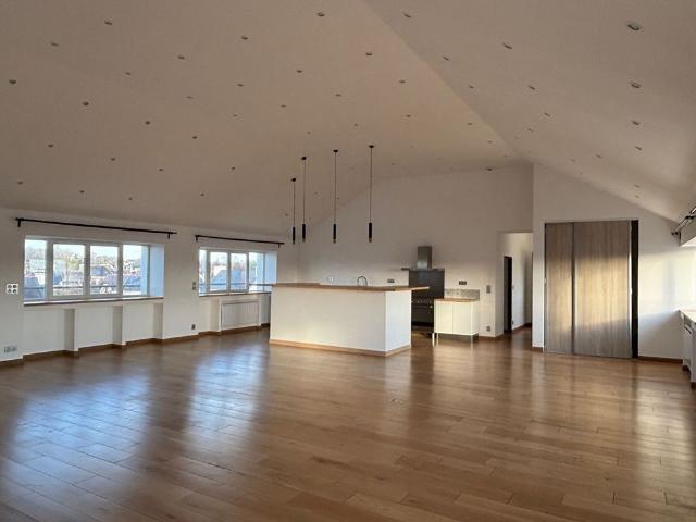 Location Appartement 4 pièces 163m²