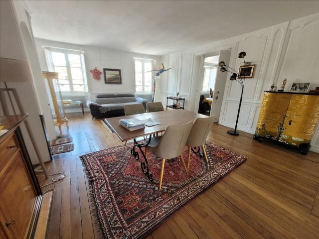 Location Appartement 4 pièces 166m²