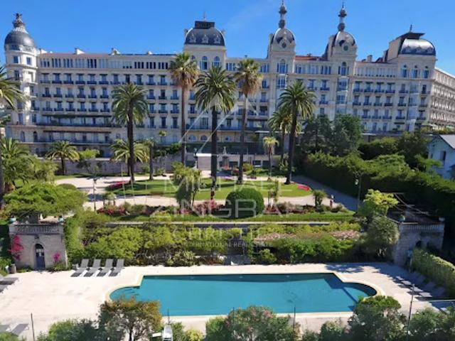 Location Appartement 4 pièces 190 m2 Nice