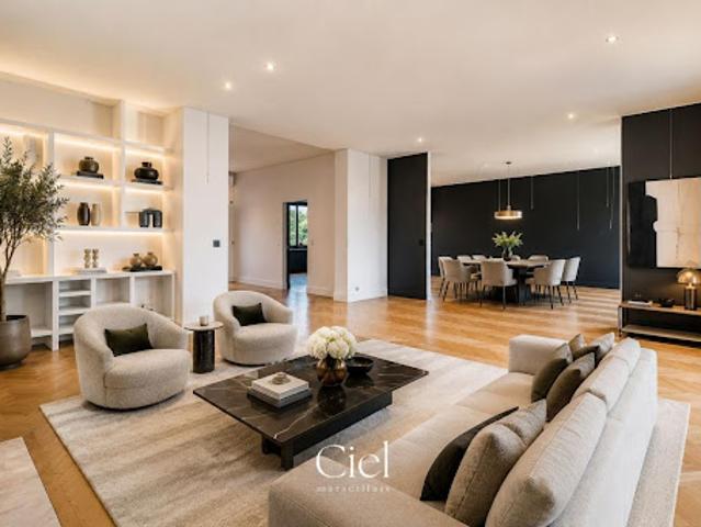 Location Appartement 4 pièces 218 m2 Marseille 8ème